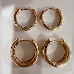Set of 2 Gold Hoop Earrings